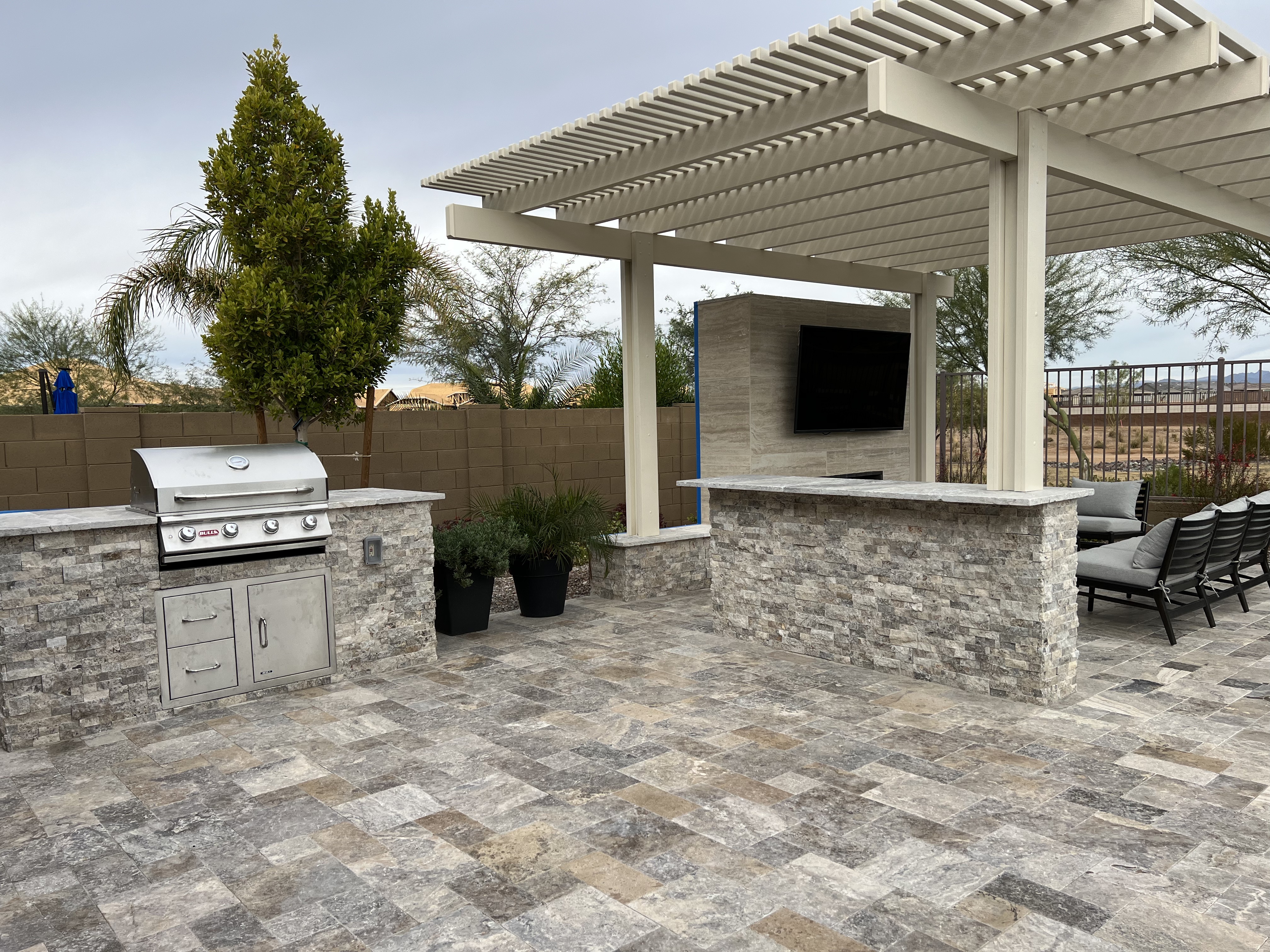 Outdoor Kitchens & Pergolas by Creative Edge Landscaping