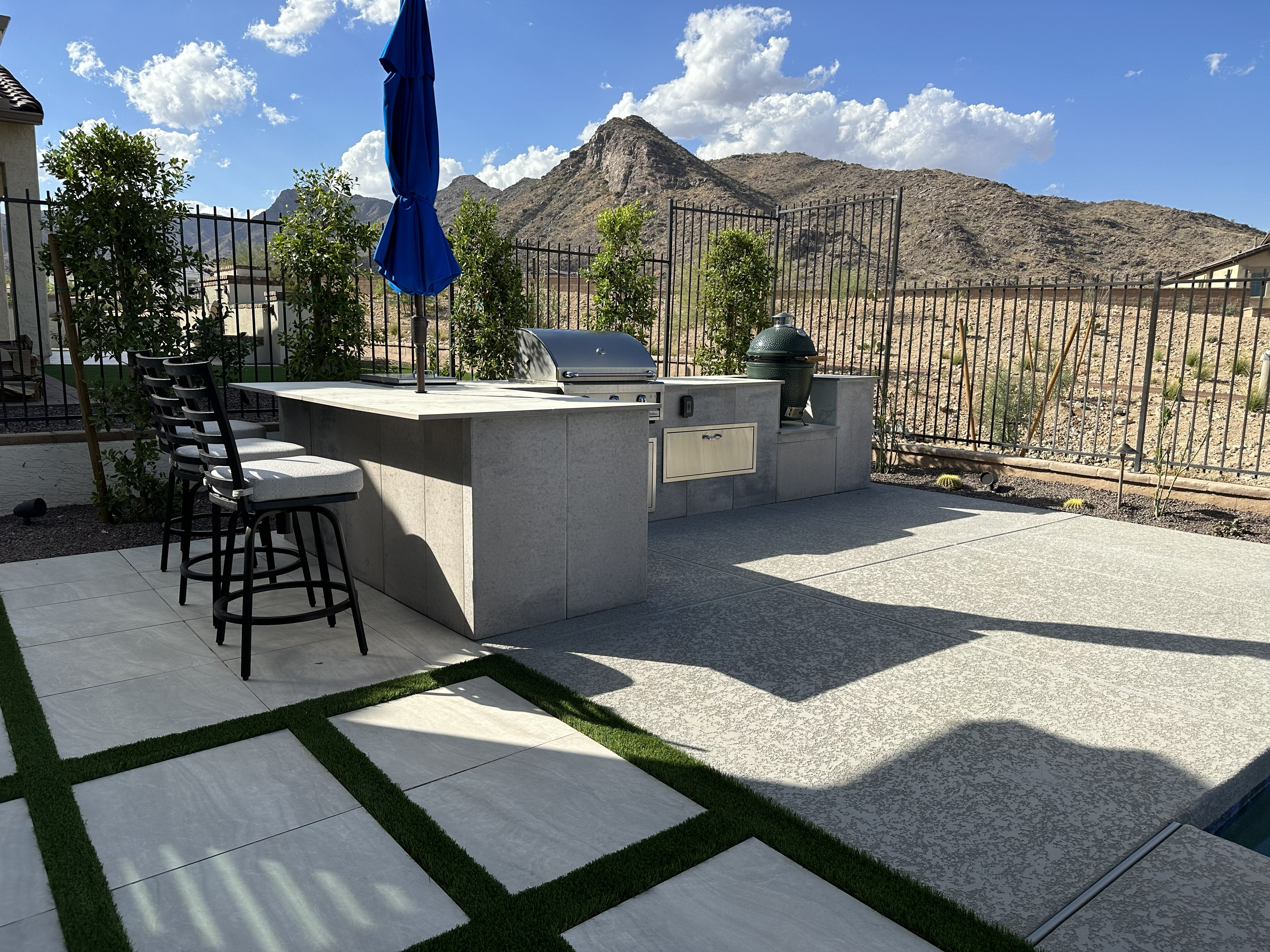 Outdoor Kitchens & Pergolas by Creative Edge Landscaping